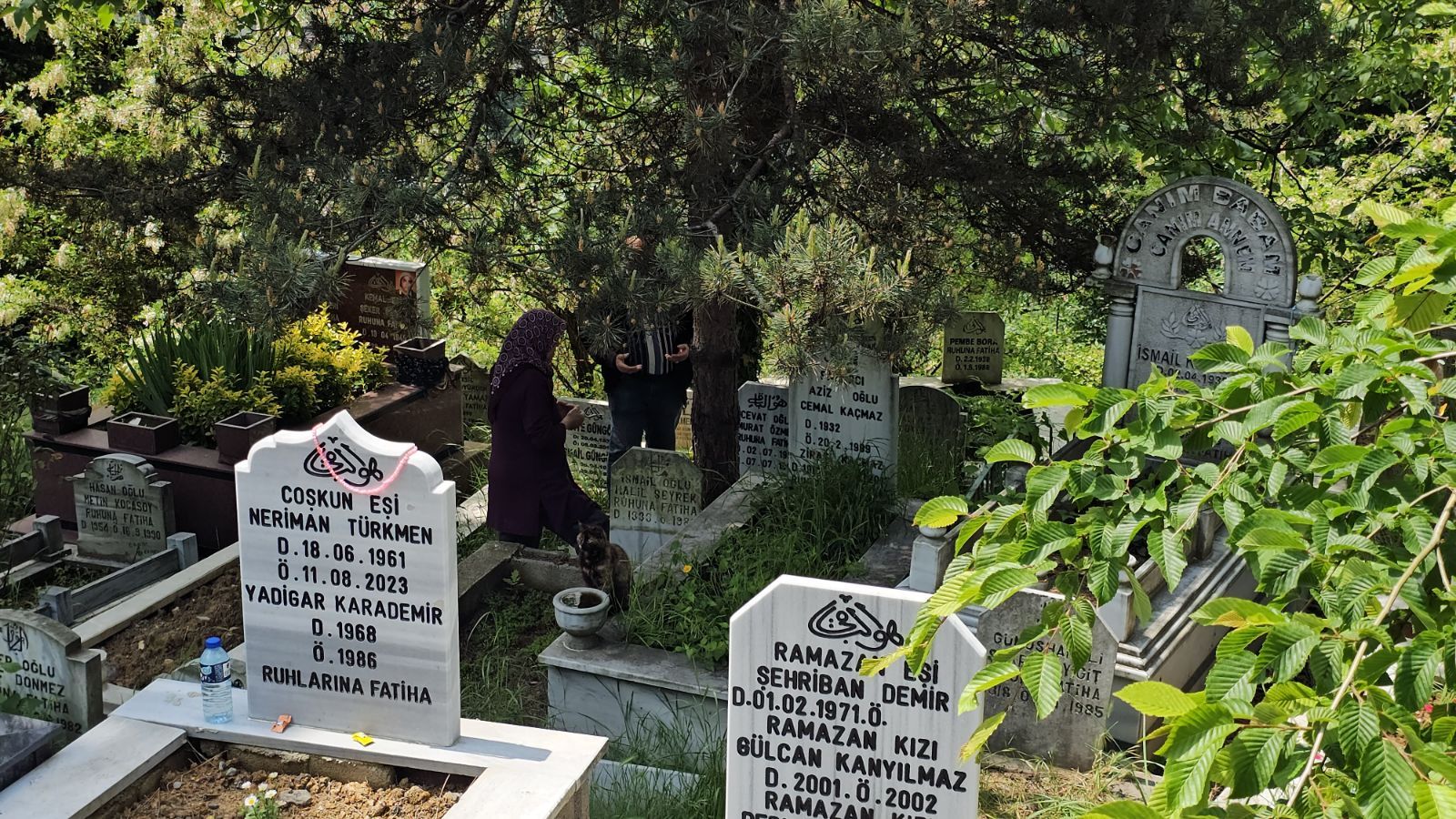 Zonguldak'ta bayram öncesi kabristanlara ziyaretçi akını